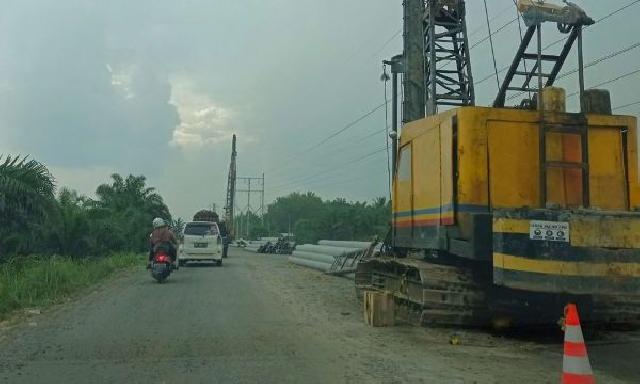 Pelebaran Jalan Jalur Dua di Pasar Air Molek Mulai Dikerjakan Pemprov Riau