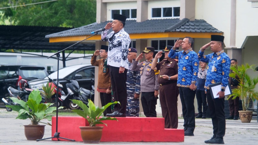Bupati Asmar Pimpin Upacara Hari Guru Nasional Tahun 2025