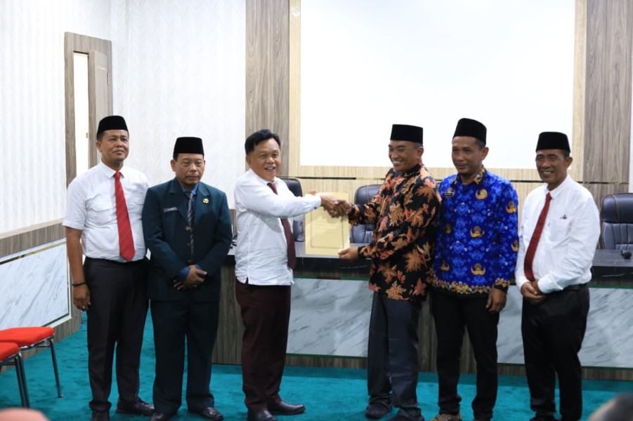 Sertijab Ketua LPTQ Meranti, Bupati Harapkan Peningkatan Pembinaan dan Prestasi Tilawatil Qur'an