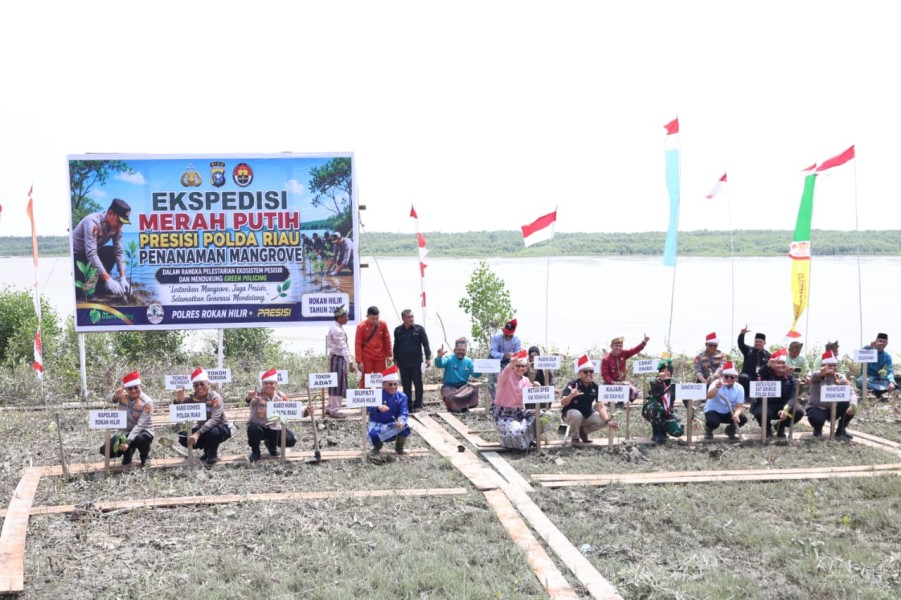 Ekspedisi Merah Putih Presisi Polda Riau Tanam 810 Mangrove di Pesisir Sinaboi
