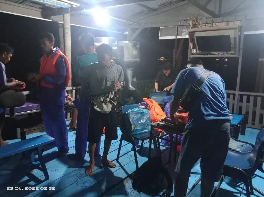 9 ABK Kapal Kargo Karam di Meranti Berhasil Diselamatkan