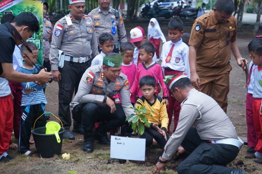 Green Policing Goes to School, Kapolres Meranti Ajak Siswa SDN 7 Mantiasa Peduli Lingkungan