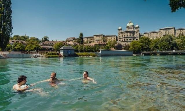 Sungai Aare di Swiss Tempat Berenang Anak Ridwan Kamil Dulunya Kotor Penuh Limbah