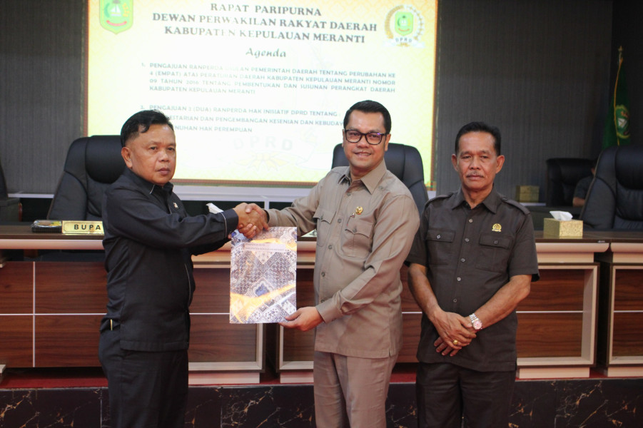 DPRD Kepulauan Meranti Gelar Paripurna Penyampaian 2 Ranperda Inisiatif DPRD Tentang Budaya dan Hak Perempuan