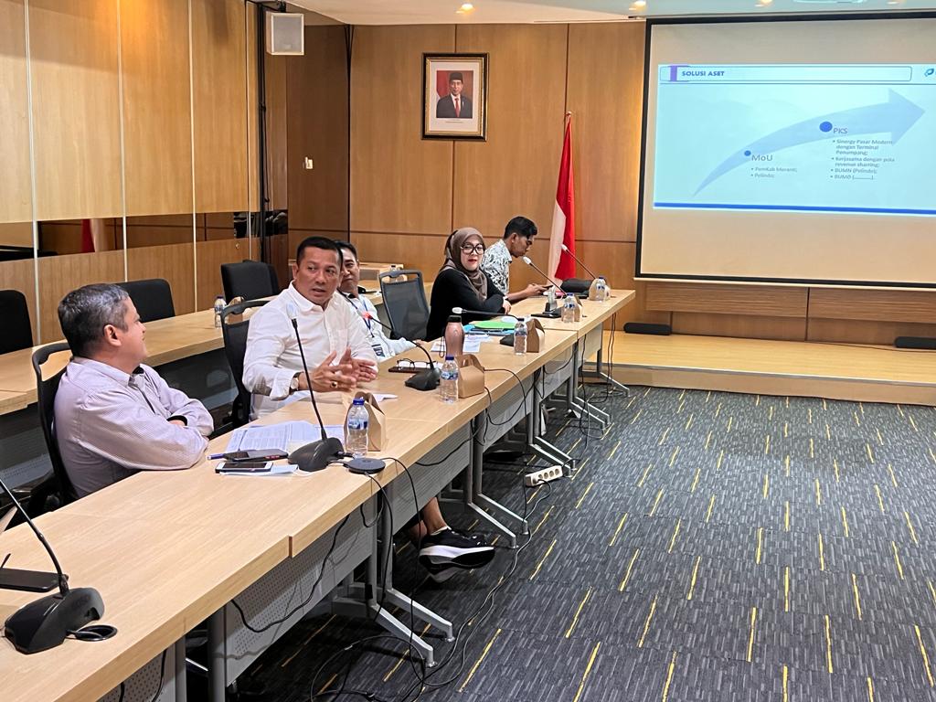 Bahas Aset Lahan Pasar Modern, Bupati Adil Rapat Bersama Direktur PT. Pelindo