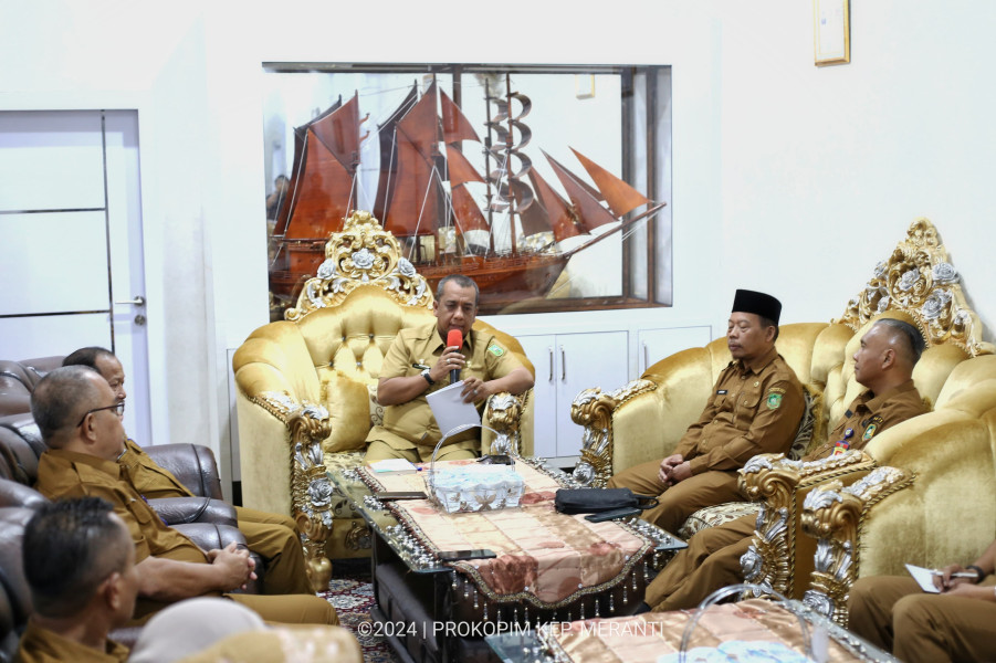 Rapat Kerja Perdana, Pjs Bupati Meranti Roni Rakhmat Tekankan Pentingnya Kolaborasi Seluruh OPD