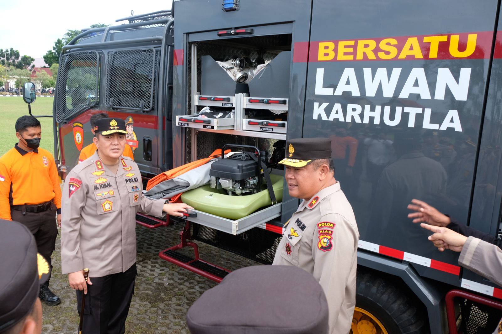 Kapolda Riau Irjen M Iqbal Distribusikan Peralatan Kepolisian