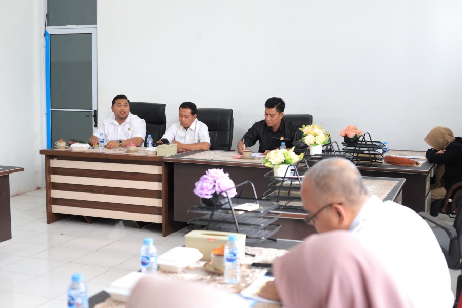 Komisi I DPRD Kepulauan Meranti Gelar RDP dengan BKPSDM Bahas Isu Kepegawaian