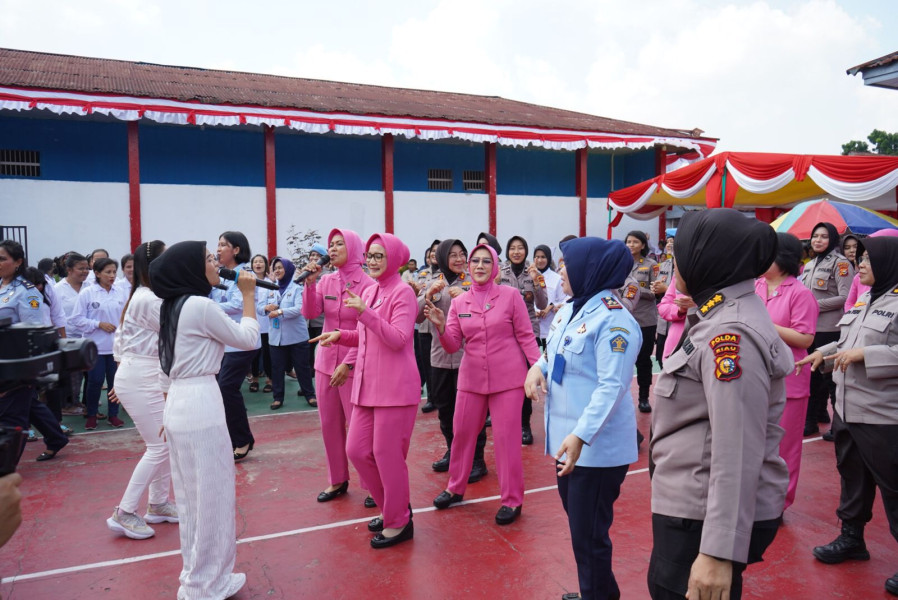 Ketua Bhayangkari Riau Kunjungi Lapas Perempuan Kelas II A Pekanbaru