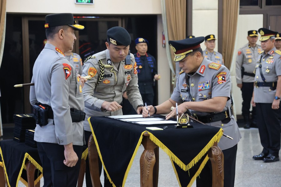 Dilantik Jadi Kabaharkam Polri, Komjen Hery Herjawan Tegaskan Komitmen Pengabdian