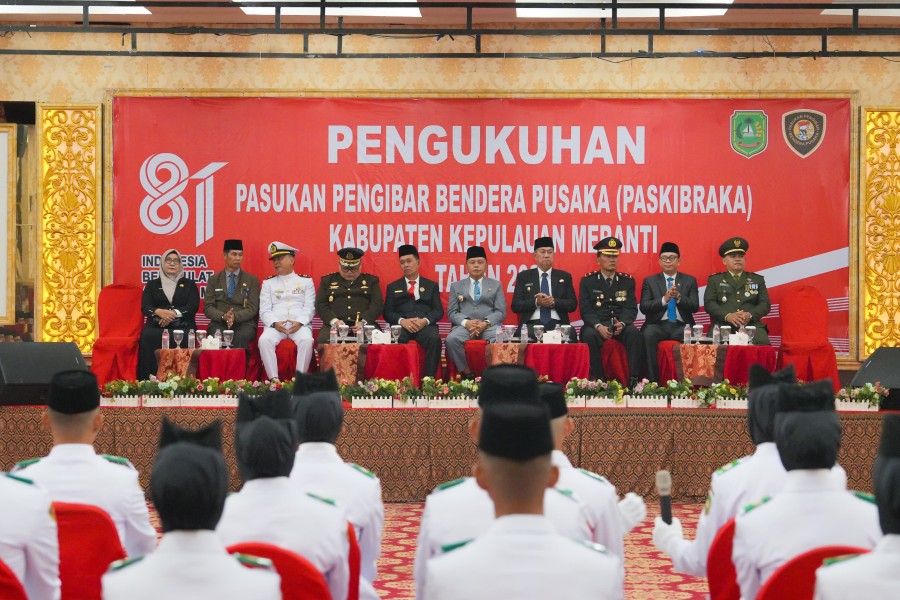 Bupati Kepulauan Meranti Kukuhkan Paskibra 2026