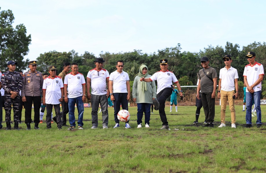 Bupati Asmar Buka Turnamen APDESI Cup III Kecamatan Rangsang