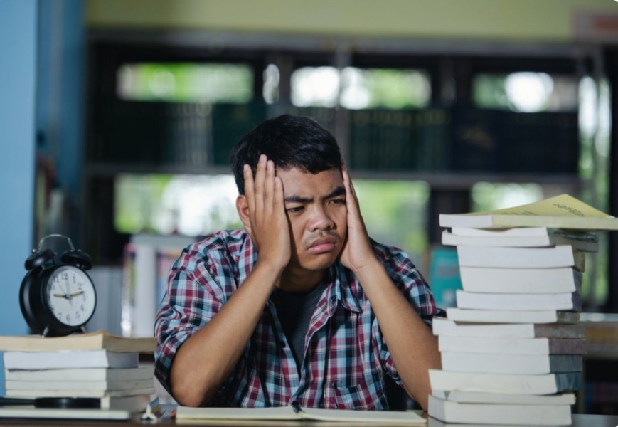 Kenapa Banyak Mahasiswa Kelelahan Ekstrem? Ini Penyebab dan Cara Atasi Burnout!