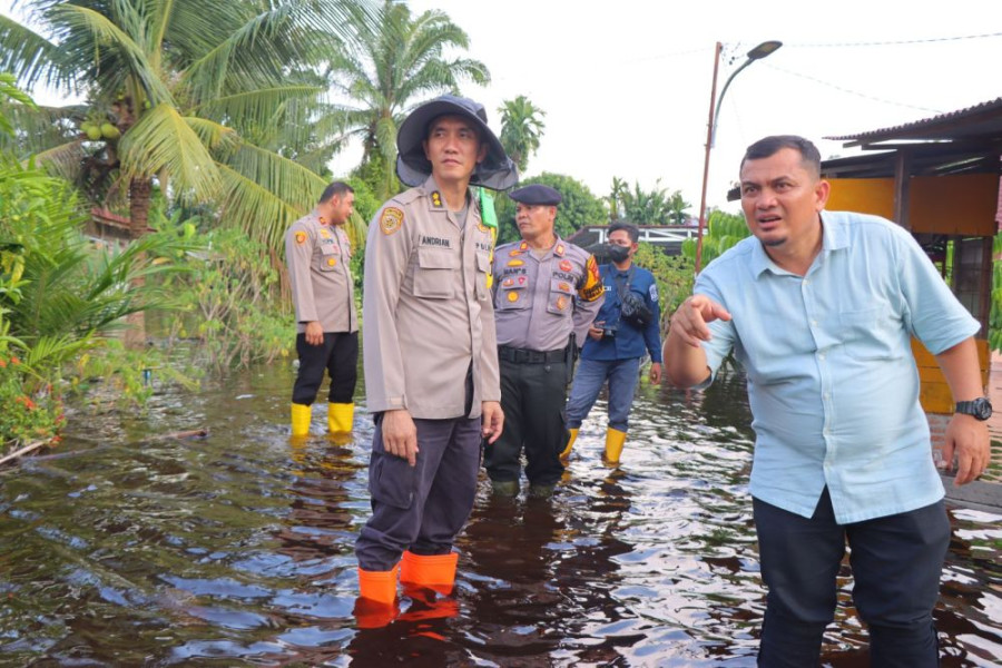 75 TPS di Rokan Hilir Terendam Banjir, Kapolres Bantu Cari Solusi