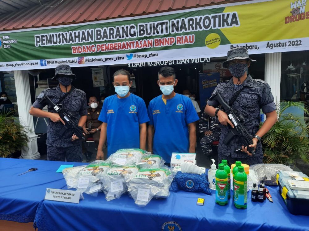 BNNP Riau dan TNI AL Musnahkan 12 Kg Sabu dan 218,75 Ganja