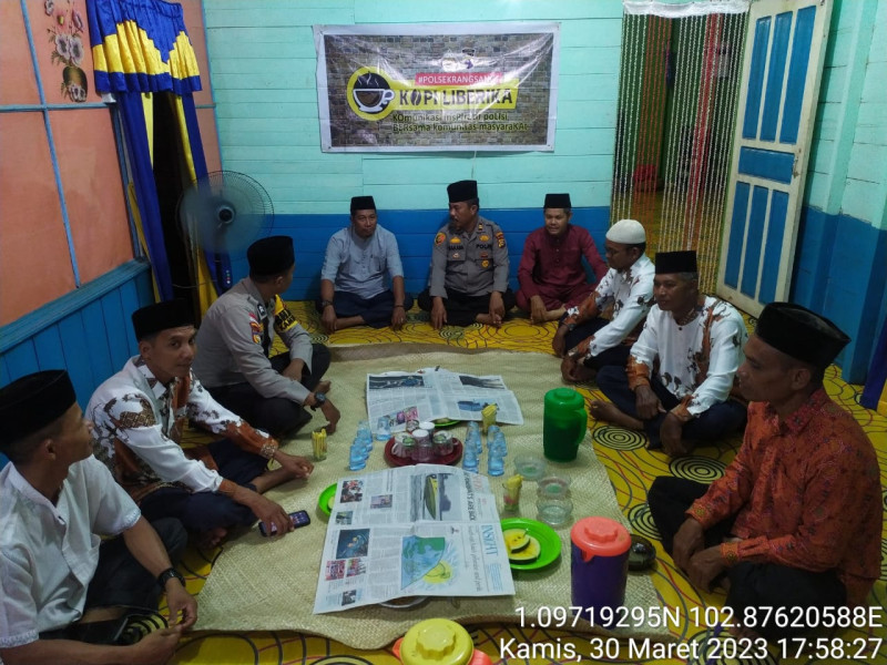 Polsek Rangsang Rajut Silaturahmi Bersama Upika Rangsang Pesisir