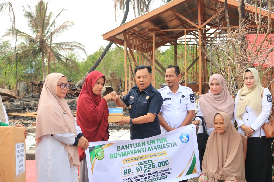 Rumah Ludes Terbakar, Solidaritas Guru Meranti Terkumpul Rp61,5 Juta untuk Keluarga Korban