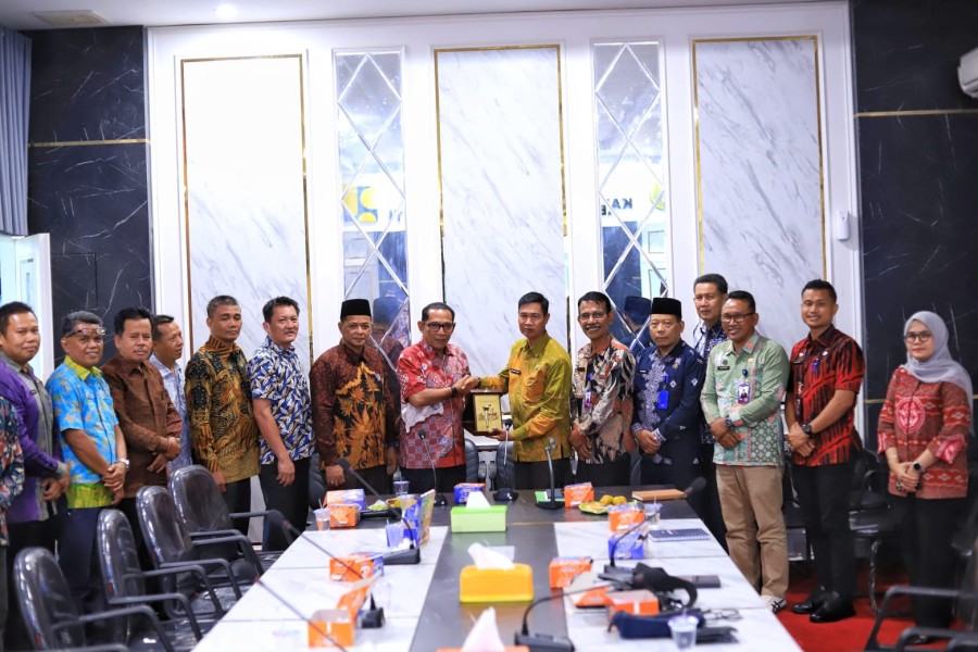 DPRD Karimun Pelajari Strategi Pelayanan Administrasi Disdukcapil Meranti