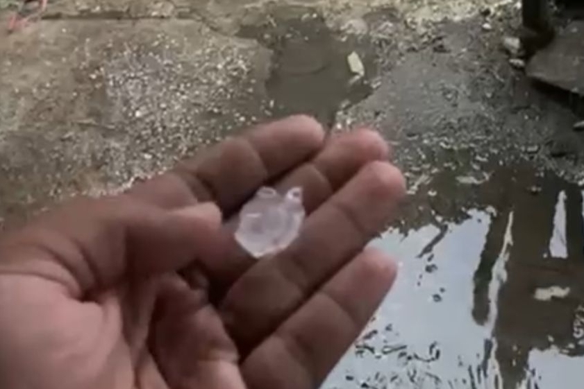 Penjelasan BMKG Soal Hujan Es di Pekanbaru