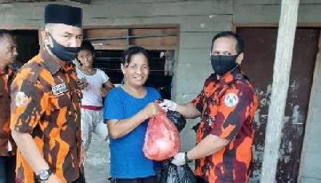 BPPH MPC PP Kota Pekanbaru Berbagi Sembako dan Masker
