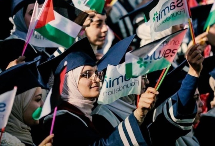 Kuliah di Tengah Serangan Israel, 230 Mahasiswa Kedokteran Gaza Wisuda di Reruntuhan RS