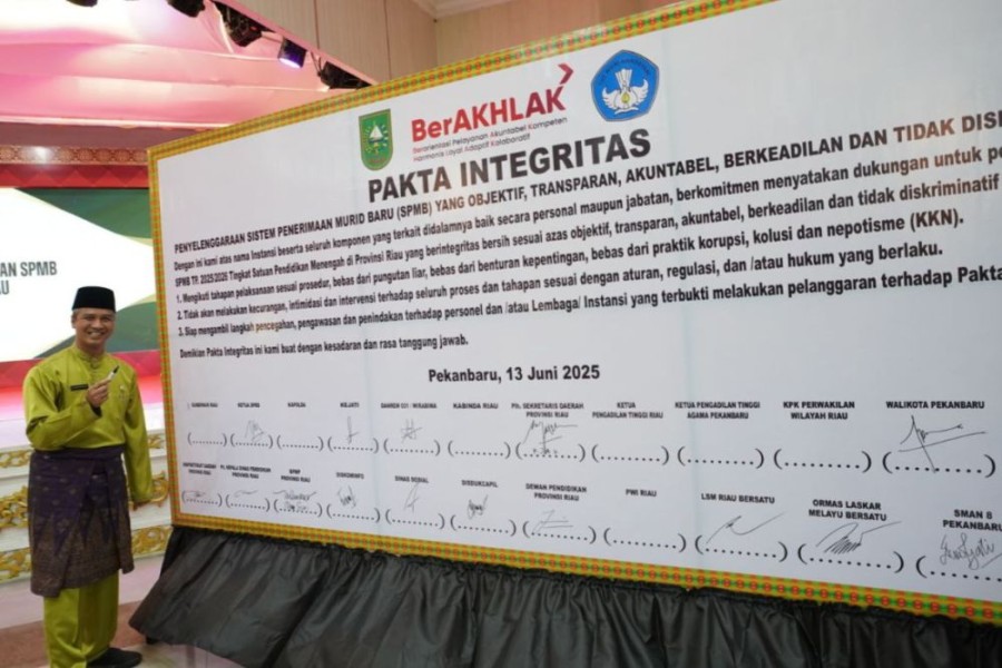Pemprov Riau Teken Pakta Integritas SPMB, Tegaskan Komitmen Tolak Kecurangan