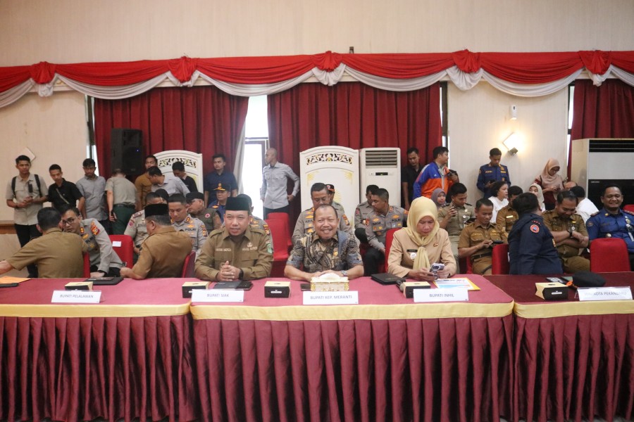 Sekda Bambang Ikuti Rakor Penanggulangan Karhutla Bersama Gubernur Riau