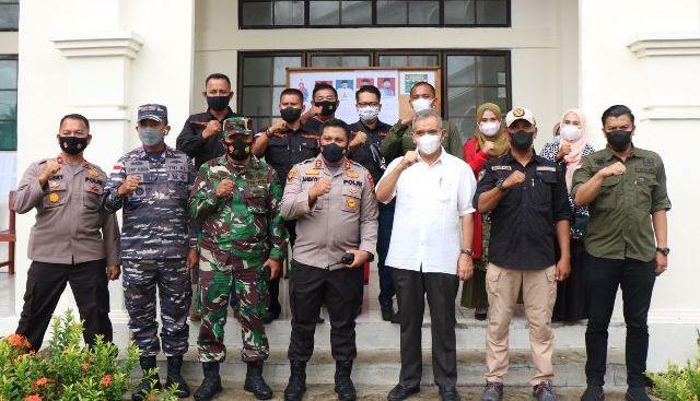 Sekda Bersama Kapolres dan TNI Tinjau Pelaksanaan Pilkades di Meranti