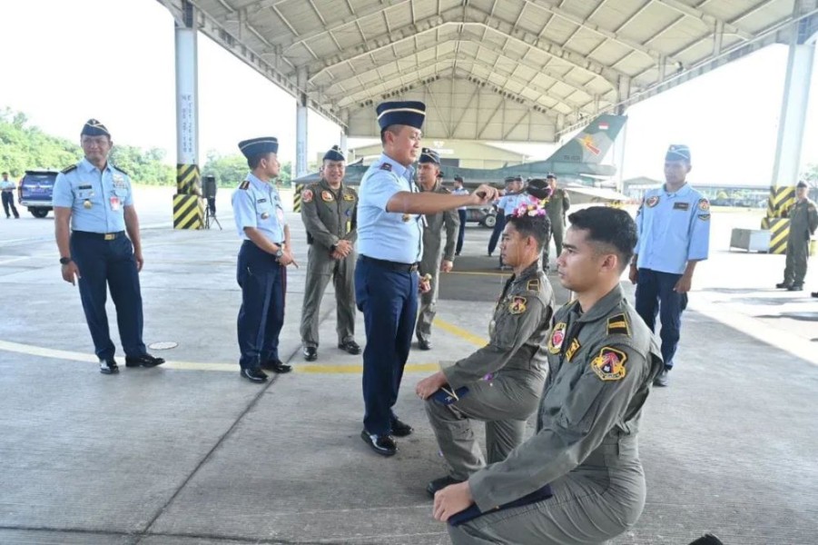 Lanud Roesmin Nurjadin Cetak Dua Pilot Tempur Penjaga Langit Nusantara