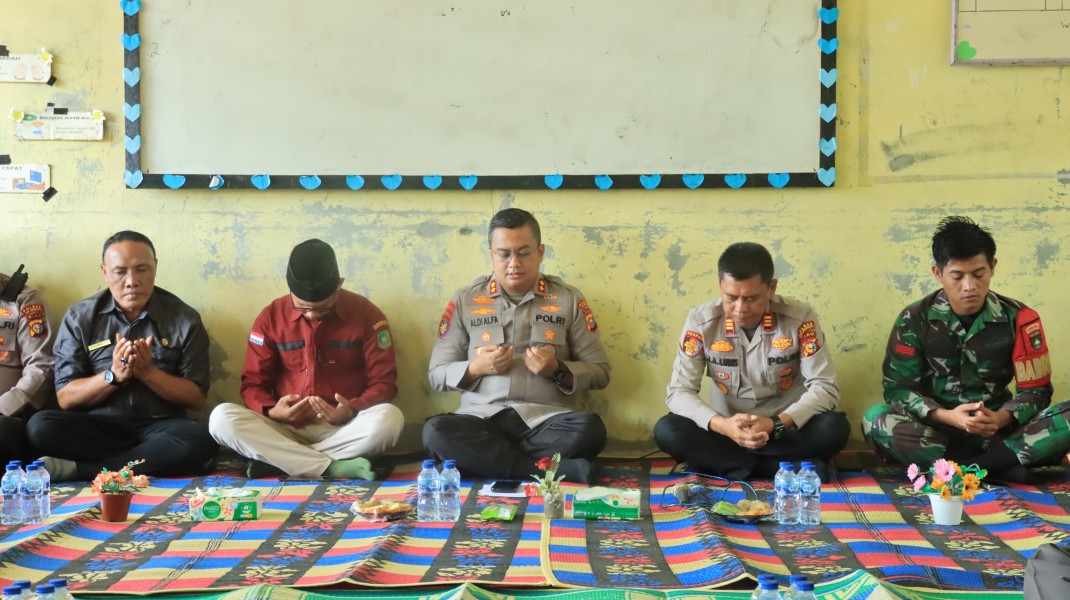 Kapolres Meranti Hadiri Doa Bersama dan Pembangunan Jembatan SDN 18 Semulut