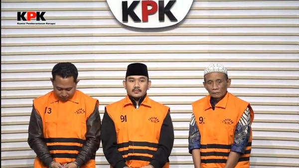 Bupati Bekasi dan Ayah Terima Suap Rp 9,5 M untuk Berikan Jatah Proyek Tahun Depan