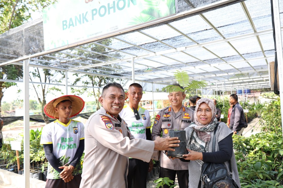 Dir Binmas Polda Riau Ajak Wartawan Mitra Kunjungi Bank Pohon