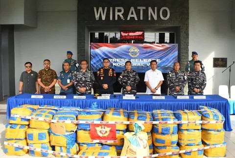 TNI AL Gagalkan Upaya Penyelundupan Sianida di Pelabuhan Bitung