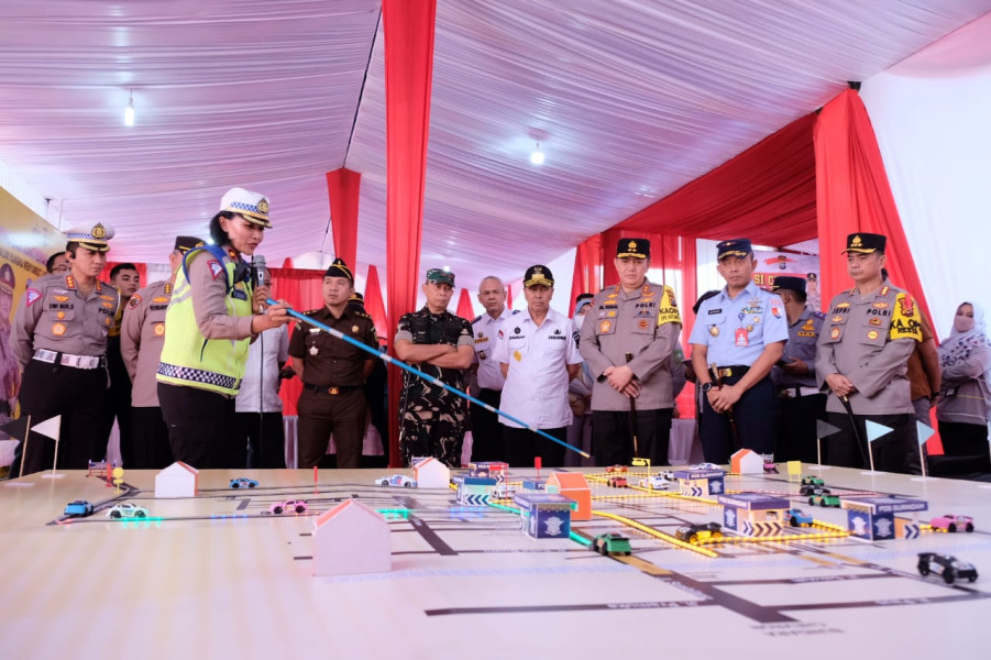 Kapolda Riau bersama Forkopimda Tinjau Pos PAM Mudik Lebaran Ops Ketupat Lancang Kuning 2023