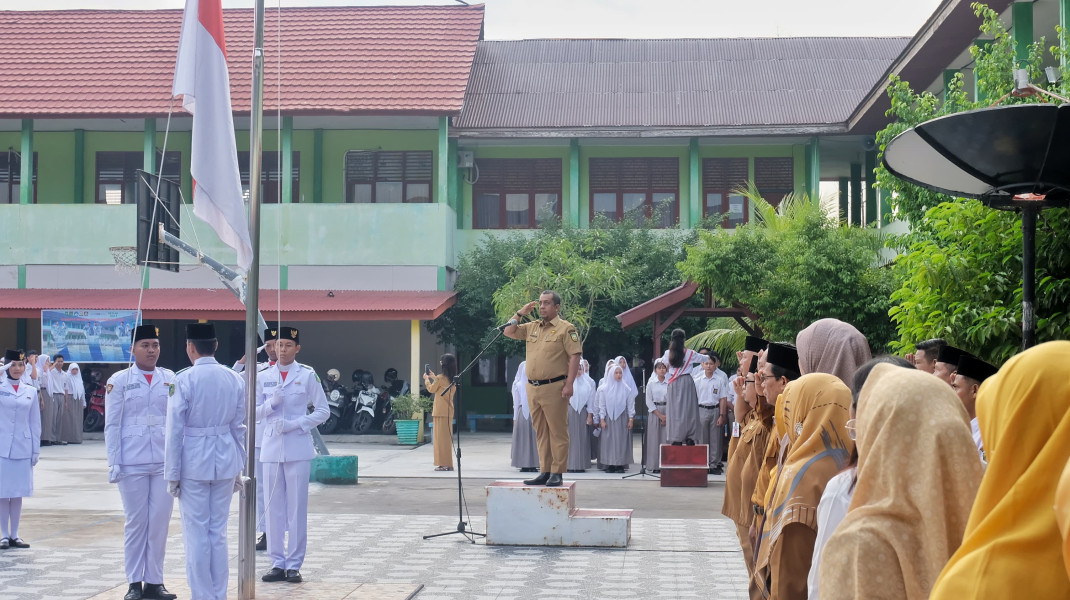 Pjs Bupati Roni Rakhmat Jadi Pembina Ucapara di SMAN 1 Selatpanjang