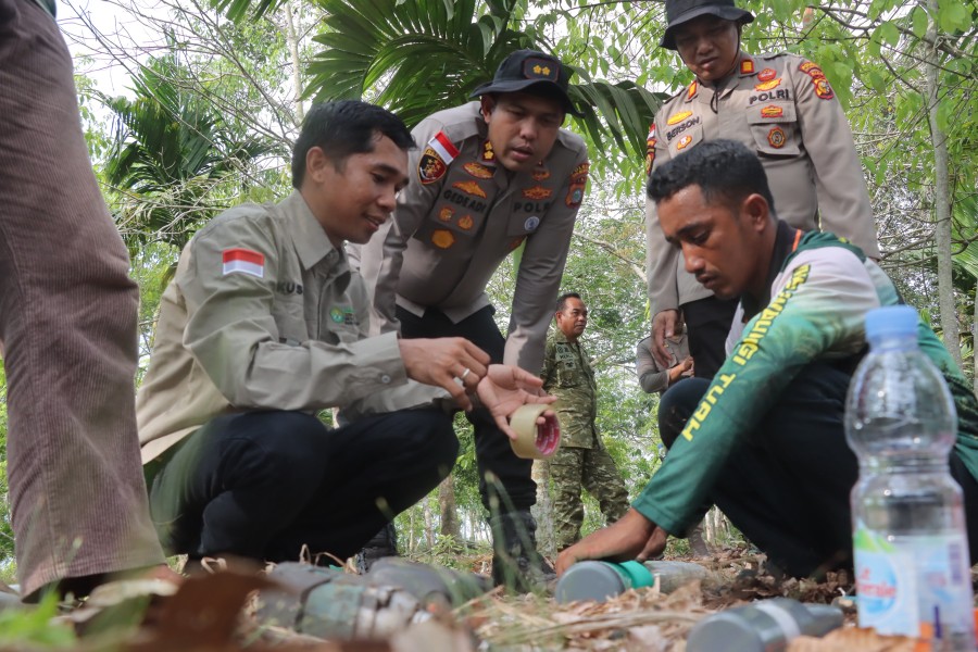 Cegah Karhutla, Polri dan Tim Gabungan Perkuat Pengawasan Tata Air Gambut di Tanjung Peranap