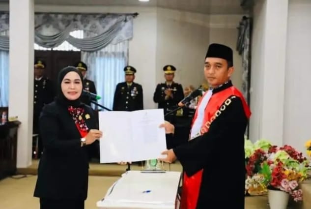 Ukir Sejarah, Sumiartini Ketua DPRD Perempuan Pertama di Rokan Hulu