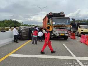 Kecelakaan di Tol Pekanbaru - Dumai, Empat Kendaraan Rusak, 1 Korban Luka Ringan