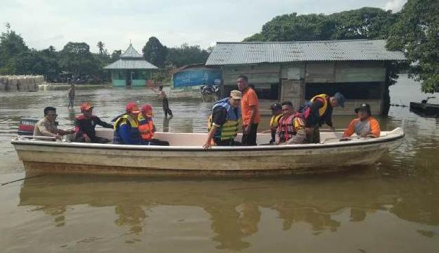 Senggol Kabel Listrik Saat Cari Ikan, Warga Kuok Tenggelam di Sungai Kampar
