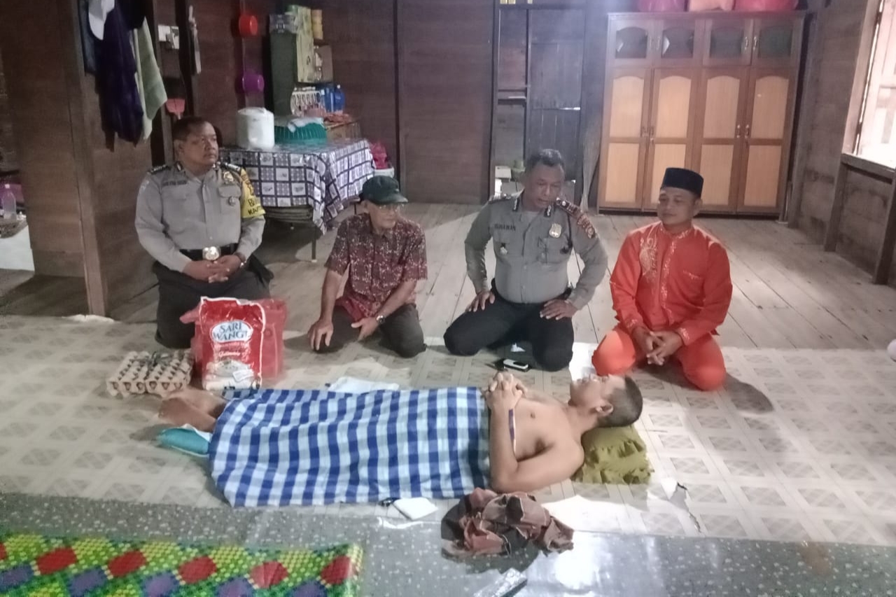 Jumat Barokah Polsek Tebingtinggi Bantu Warga Lumpuh Selama 12 Tahun