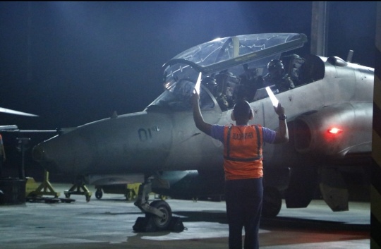 Lanud RsN Selidiki Insiden Pecah Ban Pesawat Hawk 100/200
