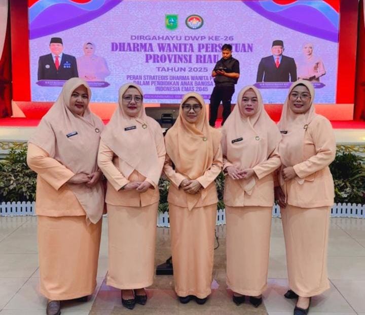 Ketua DWP Kepulauan Meranti Hadiri HUT DWP Riau