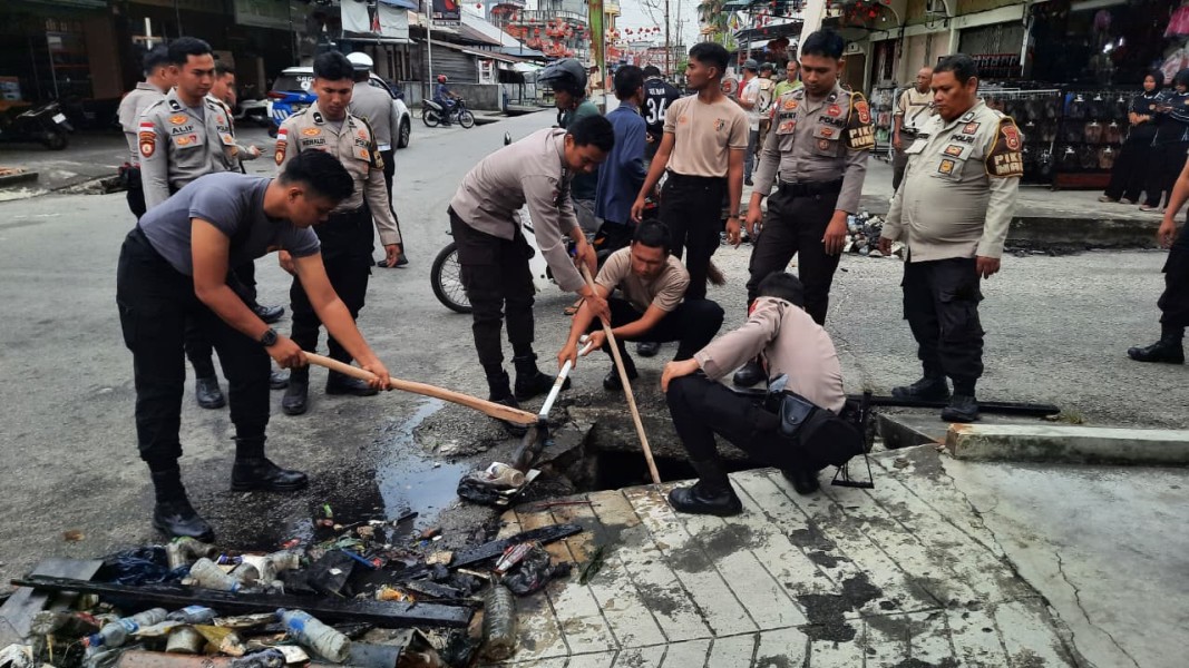 Arahan Presiden Ditindaklanjuti, Gotong Royong Serentak Digelar di Seluruh Riau