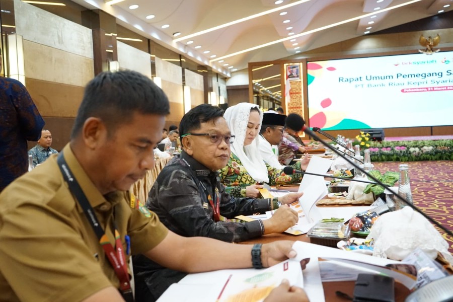 Bupati Asmar Ikuti Rapat Umum Pemegang Saham Bank Riau Kepri Syariah