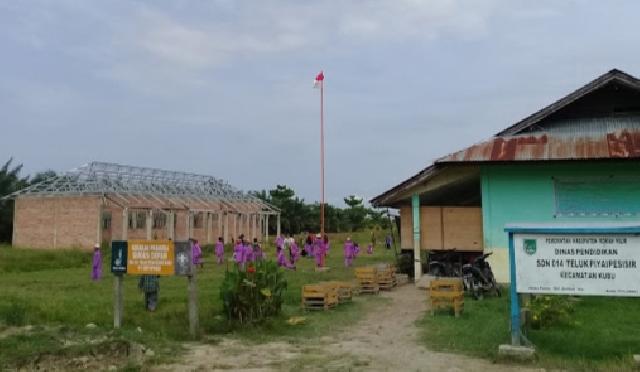 Pembangunan Gedung SDN 014 Kecamatan Kubu Terbengkalai
