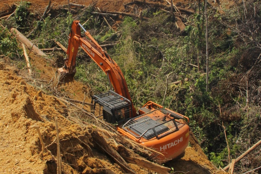 Dinas LHK Riau Amankan Alat Berat Perambah Hutan di Inhu