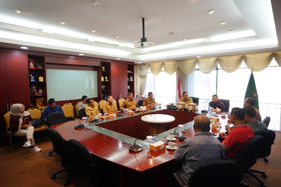 Pemprov Riau dan Pemko Pekanbaru Lakukan Koordinasi Penanganan Banjir di Jalan Sudirman