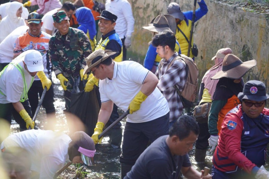 Sekdaprov Riau Pimpin Aksi Bersih Dukung Indonesia ASRI
