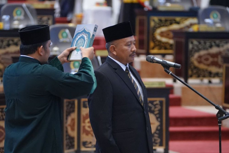 PAW Almarhum Amyurlis, Sehat Abdi Saragih Resmi Dilantik Jadi Anggota DPRD Riau