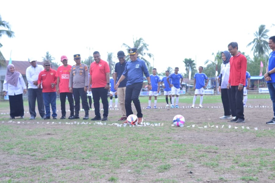 Bupati Asmar Buka Turnamen Sepak Bola Harapan Muda Cup I
